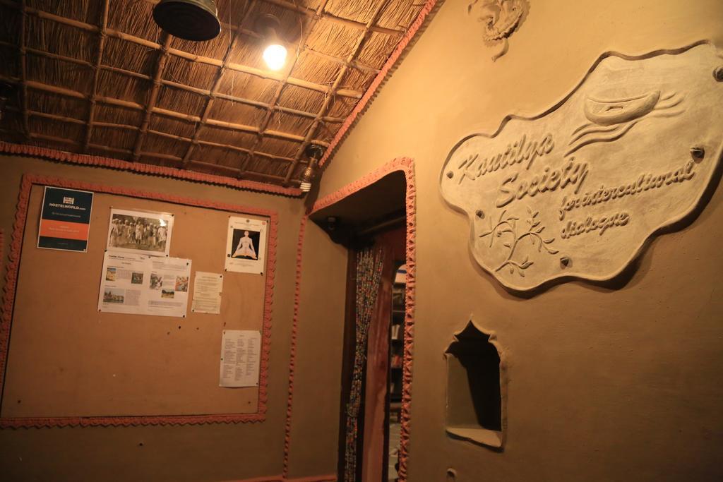 Ferienwohnung Ram Bhawan Residency Varanasi Zimmer foto